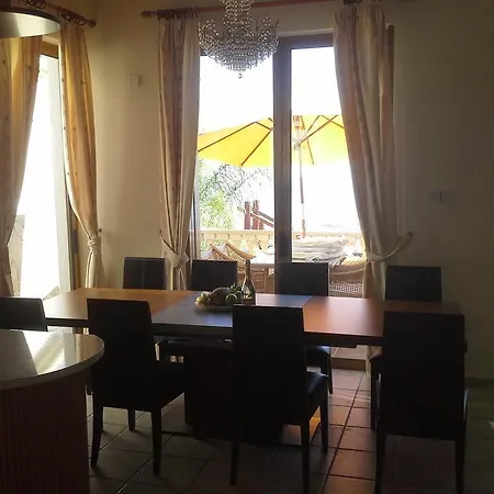 Villa Atlantis